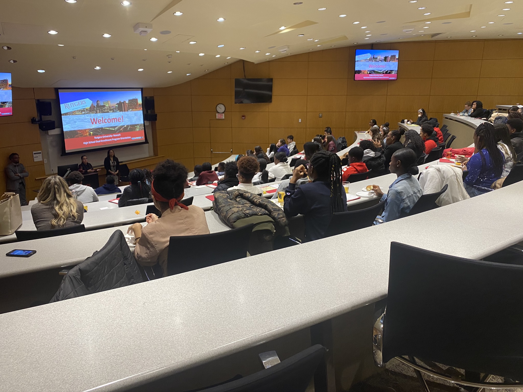 Newark High Schoolers Prepare for their Rutgers-Newark Classes